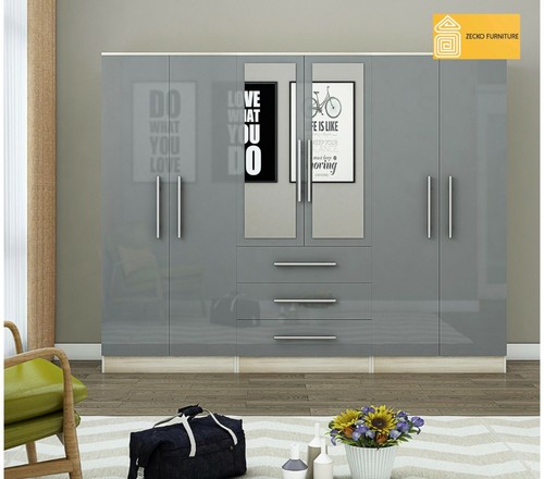 Spacious door mirrored - spacious,